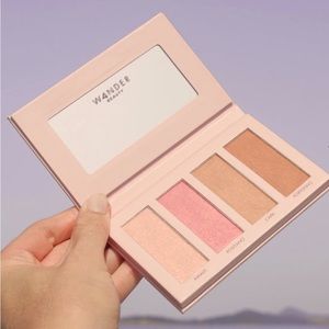✨🎁NWT Wander Beauty Riviera Blush/Bronzer Pallette